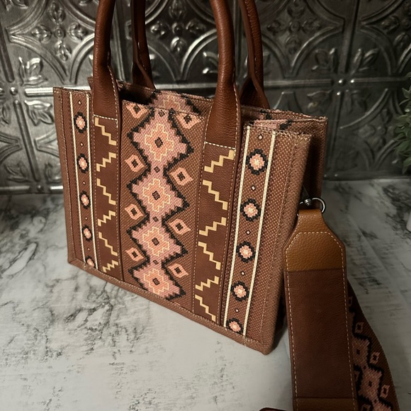 Brand new Wrangler Purse - Picture 4 of 5